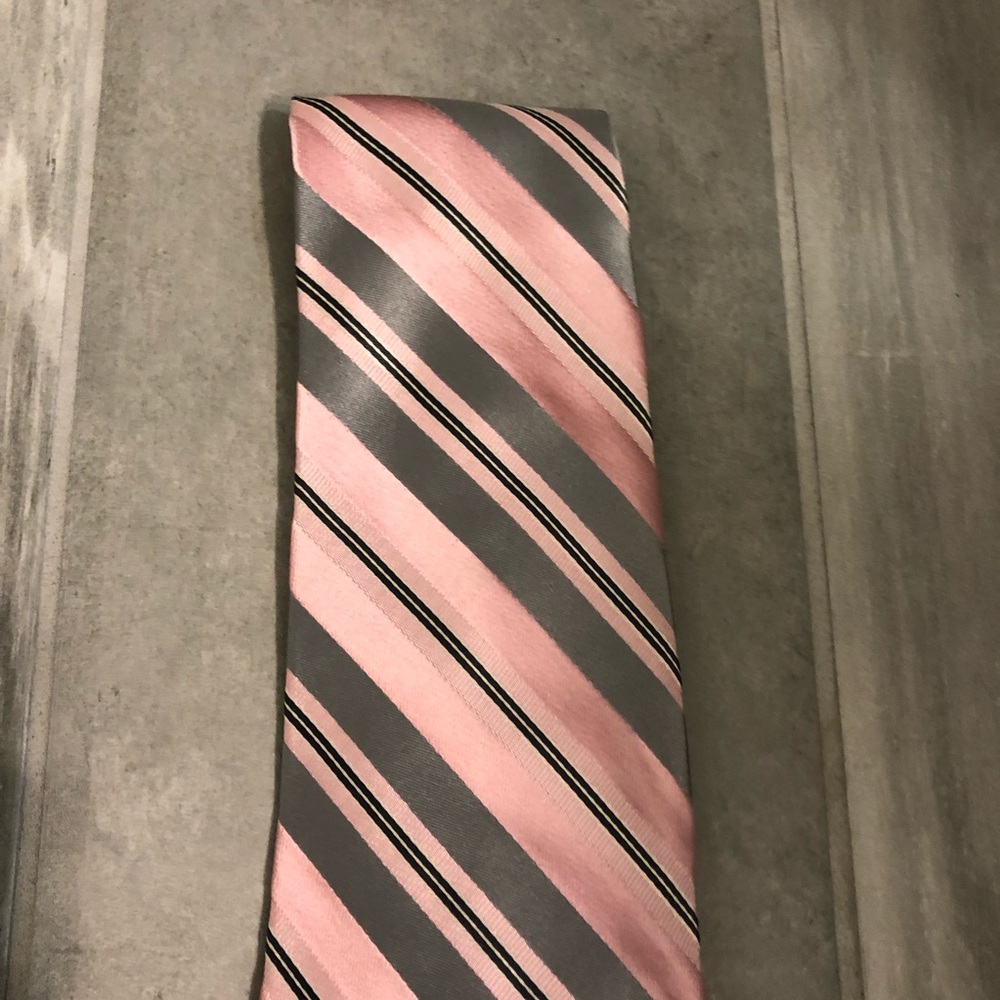 Bugatti Necktie - Picture 6 of 9